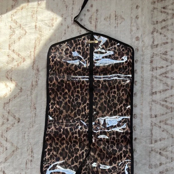 Victoria's Secret Leopard Print Cosmetic Case - Picture 6 of 6